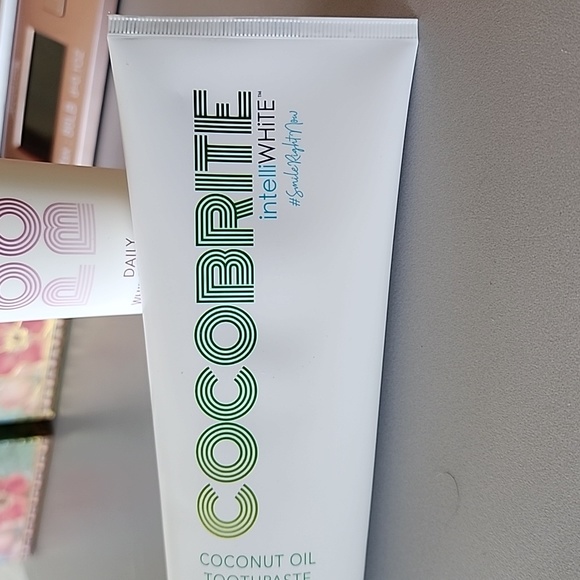 NWT Intelliwhite Powerboost Toothpaste and Whitening Gel Combo Pack - Picture 4 of 9